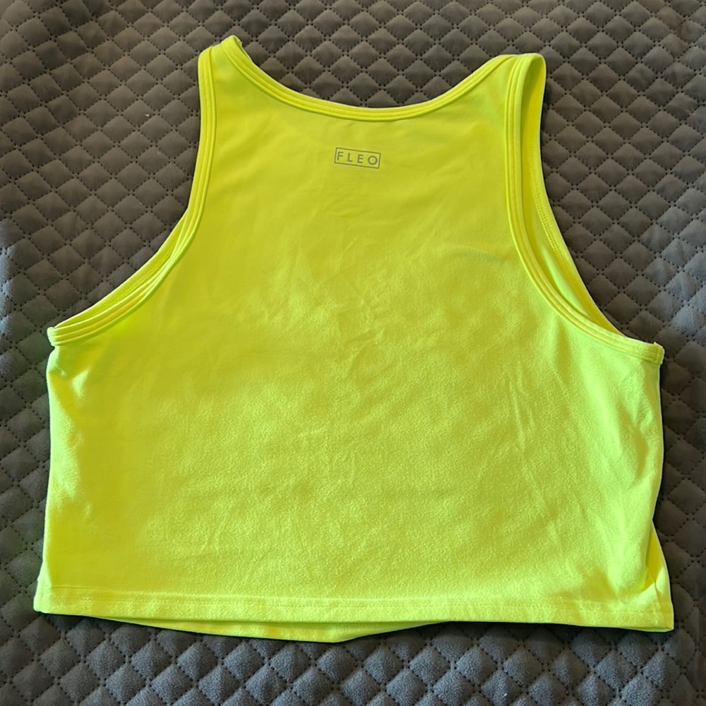 Neon fleo tempo crop top